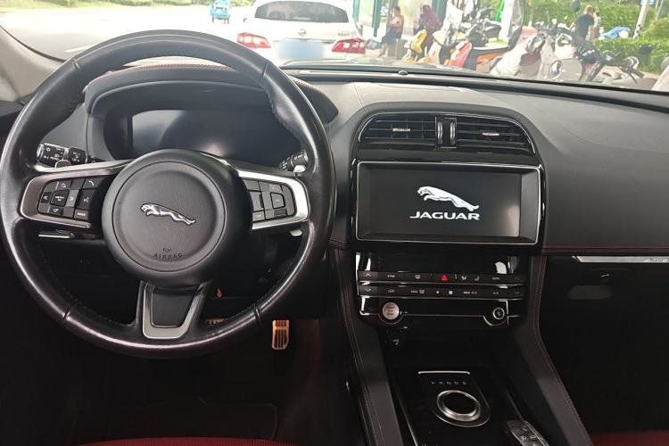 Used Jaguar F-PACE 2020 2.0T Rally Edition Center Console