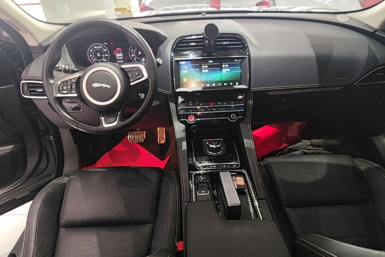 Used Jaguar F-PACE 2020 2.0T Rally Edition Center Console