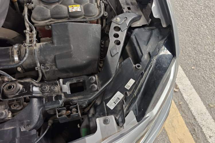 Used Jaguar F-PACE 2020 2.0T Rally Edition Engine Bay Left
