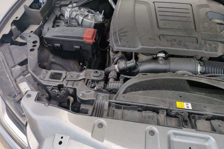 Used Jaguar F-PACE 2020 2.0T Urban Deluxe Edition Engine Bay Right