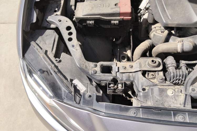 Used Jaguar F-PACE 2020 2.0T Rally Edition Engine Bay Right