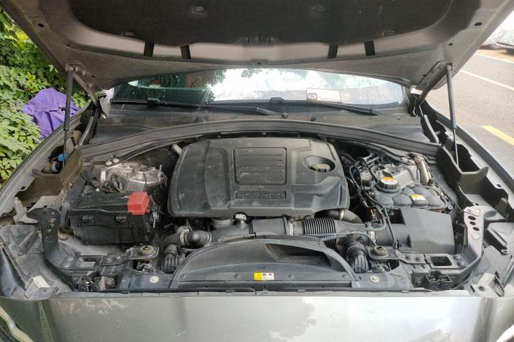 Used Jaguar F-PACE 2020 2.0T Rally Edition Engine Bay