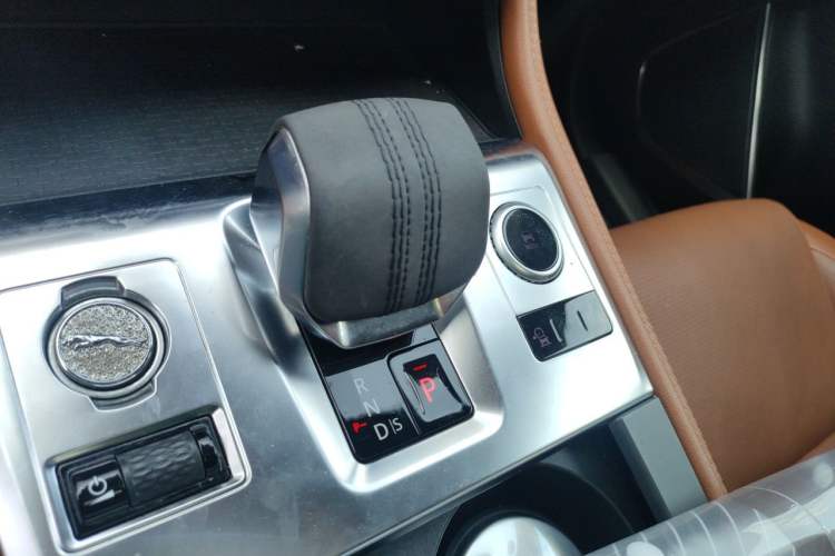 Used Jaguar F-PACE 2020 2.0T Urban Deluxe Edition Gear Lever