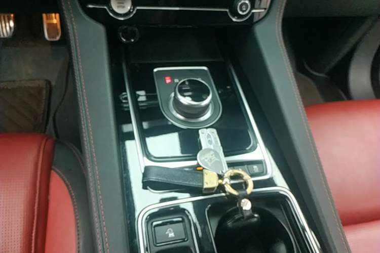 Used Jaguar F-PACE 2020 2.0T Rally Edition Gear Lever