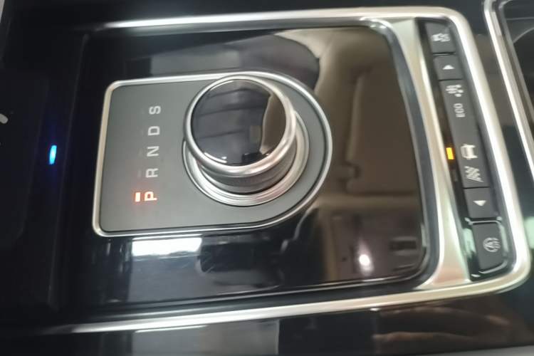 Used Jaguar F-PACE 2020 2.0T Urban Deluxe Edition Gear Lever