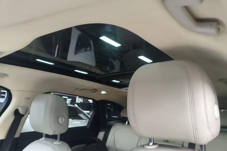 Used Jaguar F-PACE 2020 2.0T Urban Deluxe Edition Headliner