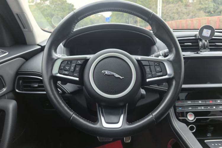 Used Jaguar F-PACE 2020 2.0T Rally Edition Interior 13