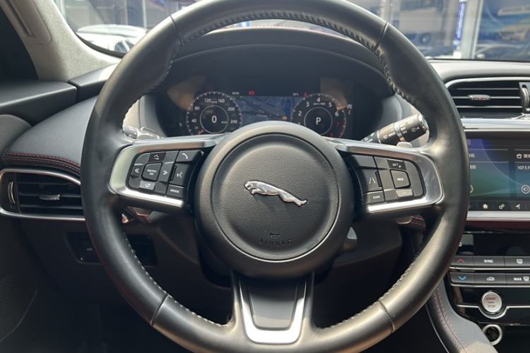 Used Jaguar F-PACE 2020 2.0T Rally Edition Interior 2