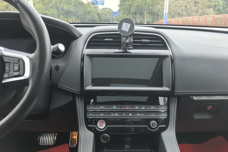 Used Jaguar F-PACE 2020 2.0T Rally Edition Interior 8