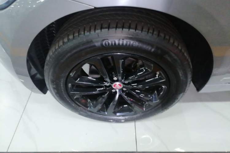 Used Jaguar F-PACE 2020 2.0T Rally Edition Left Front Wheel Hub