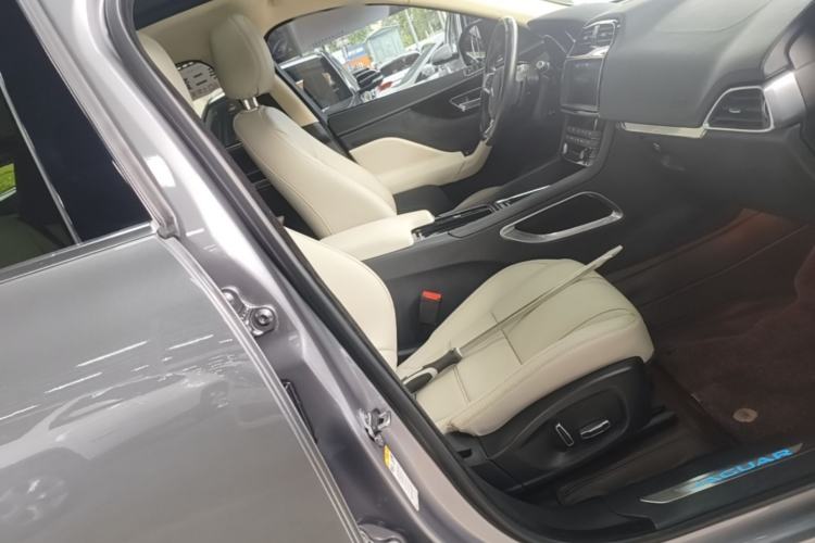 Used Jaguar F-PACE 2020 2.0T Urban Deluxe Edition Right Front Seat
