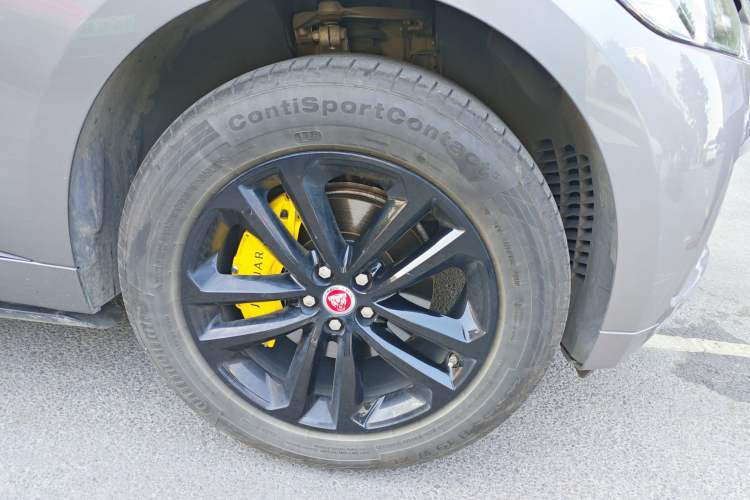 Used Jaguar F-PACE 2020 2.0T Rally Edition Right Front Wheel Hub