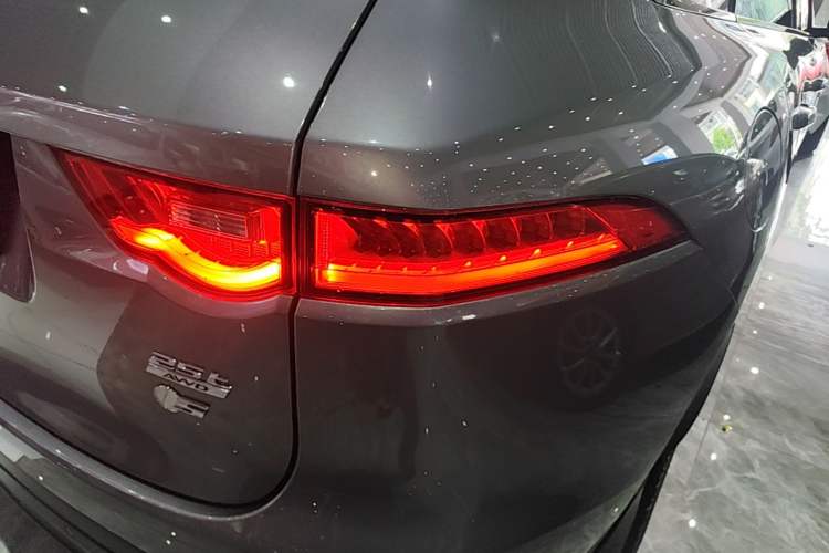 Used Jaguar F-PACE 2020 2.0T Rally Edition Right Rear Taillight