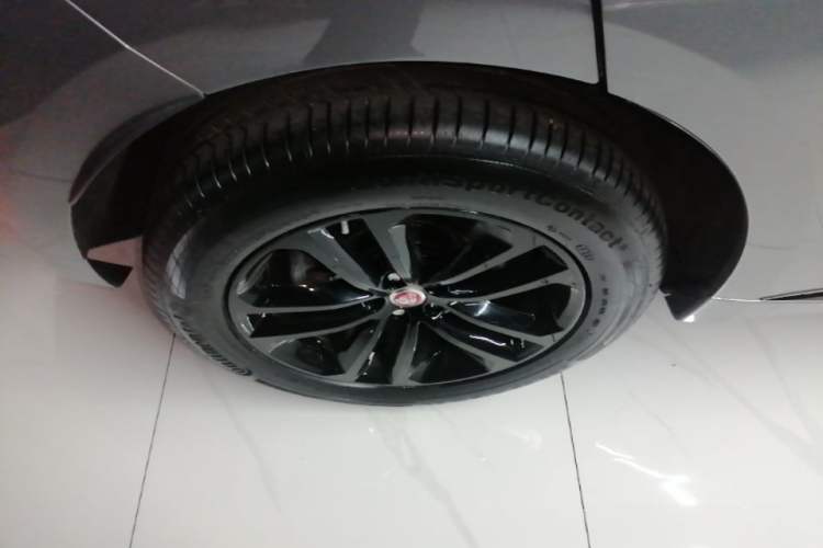 Used Jaguar F-PACE 2020 2.0T Rally Edition Right Rear Wheel Hub