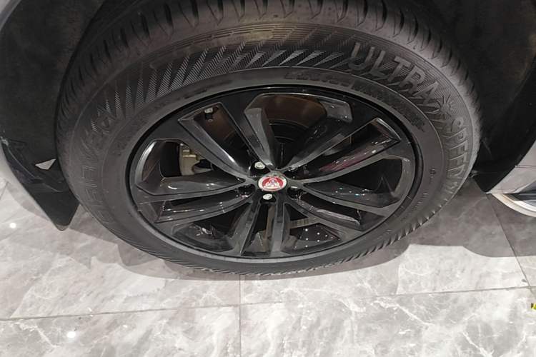 Used Jaguar F-PACE 2020 2.0T Rally Edition Right Rear Wheel Hub