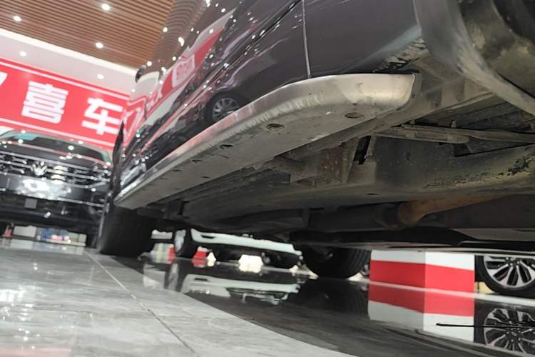 Used Jaguar F-PACE 2020 2.0T Rally Edition Right Side Sill