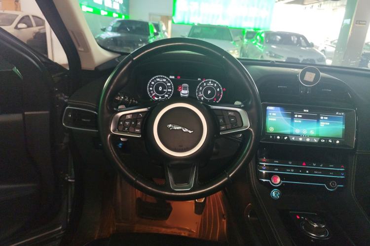 Used Jaguar F-PACE 2020 2.0T Rally Edition Steering Wheel