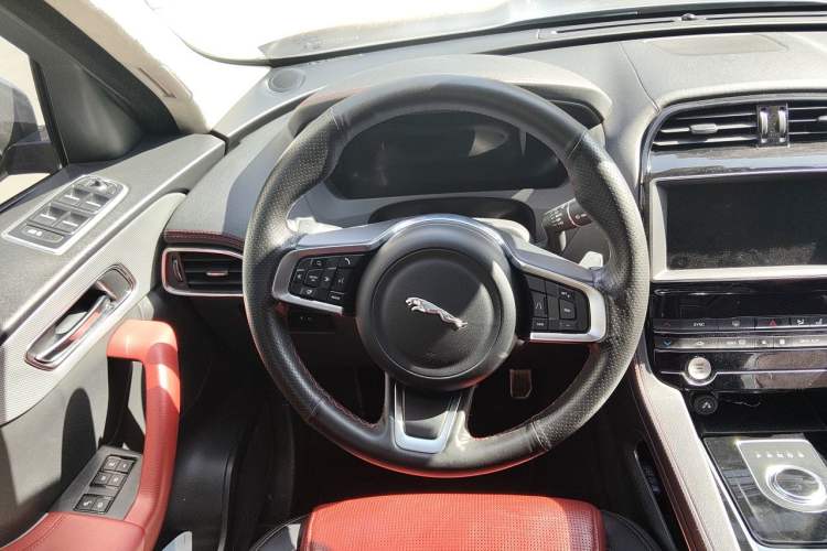 Used Jaguar F-PACE 2020 2.0T Rally Edition Steering Wheel