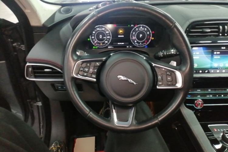 Used Jaguar F-PACE 2020 2.0T Rally Edition Steering Wheel