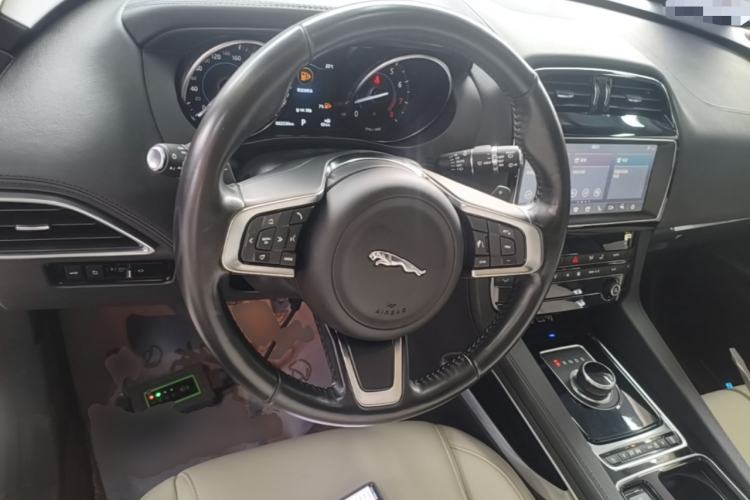 Used Jaguar F-PACE 2020 2.0T Urban Deluxe Edition Steering Wheel