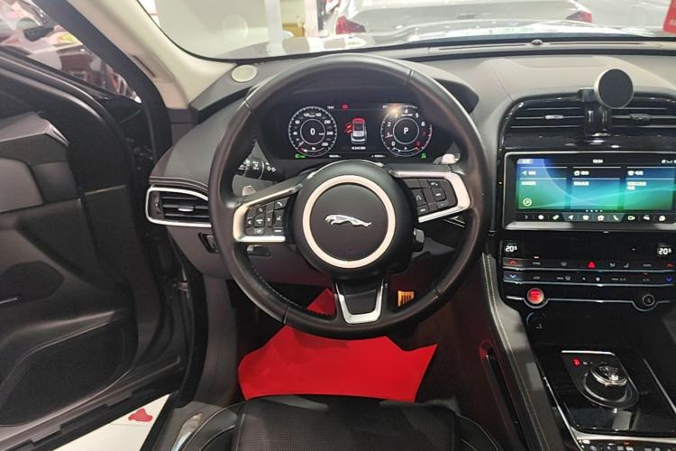 Used Jaguar F-PACE 2020 2.0T Rally Edition Steering Wheel