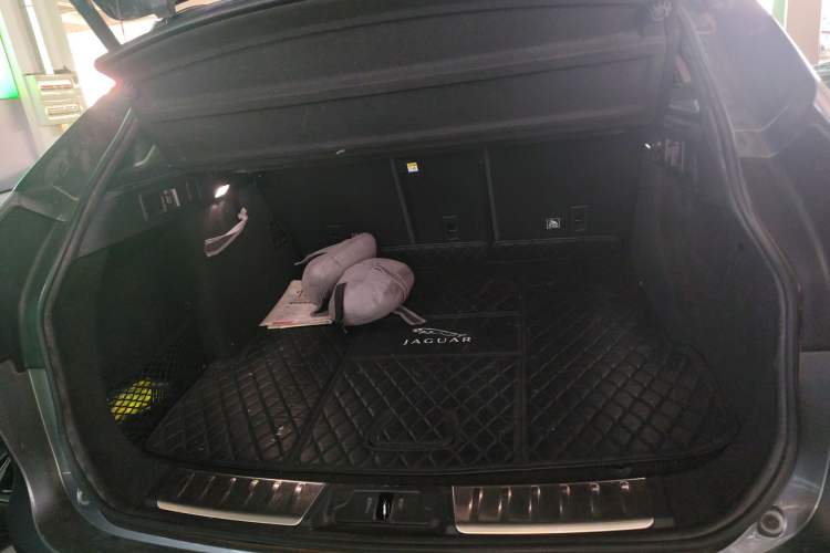 Used Jaguar F-PACE 2020 2.0T Rally Edition Trunk