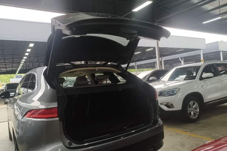 Used Jaguar F-PACE 2020 2.0T Urban Deluxe Edition Trunk