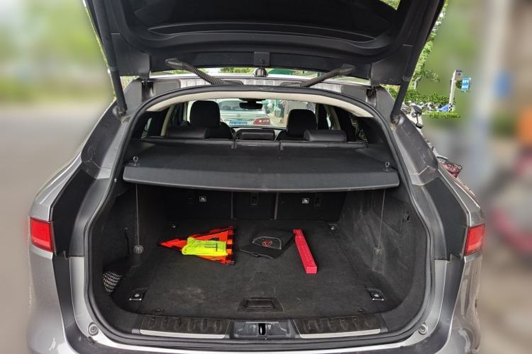 Used Jaguar F-PACE 2020 2.0T Rally Edition Trunk