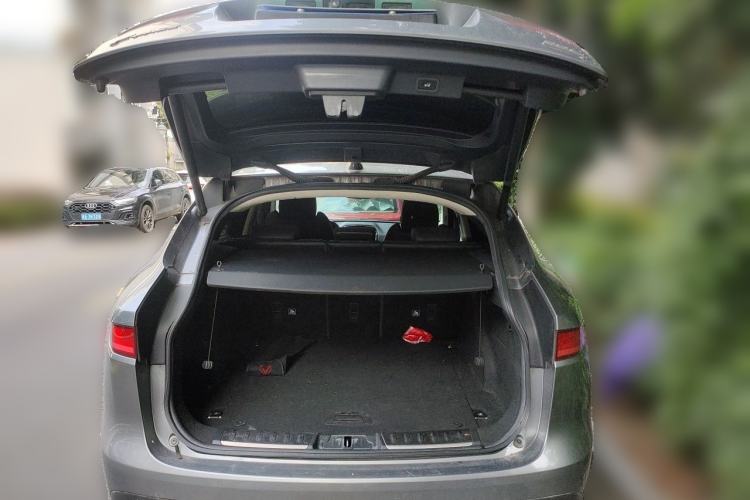 Used Jaguar F-PACE 2020 2.0T Rally Edition Trunk