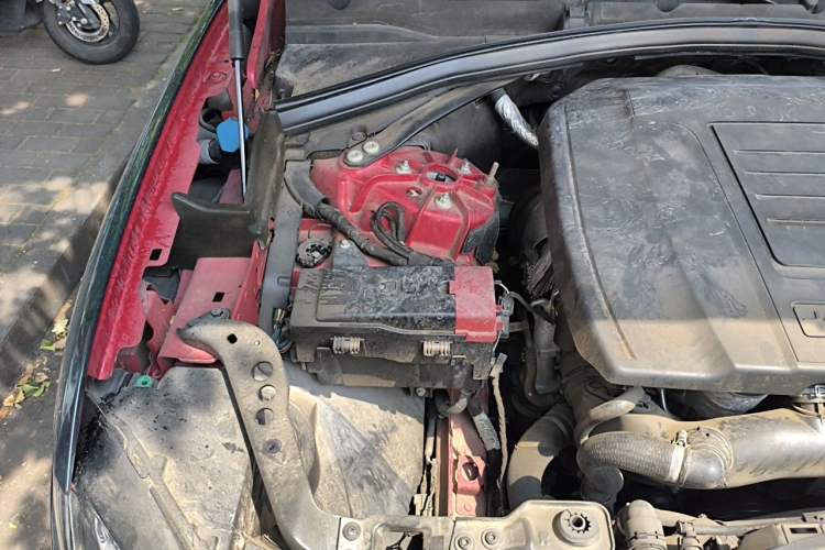 Used Jaguar F-PACE 2020 2.0T Urban Deluxe Edition Engine Bay Right