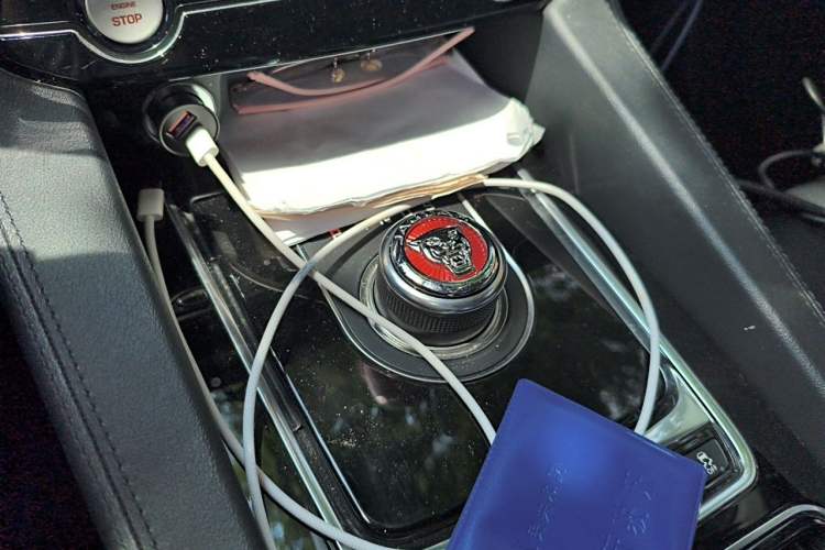 Used Jaguar F-PACE 2020 2.0T Urban Deluxe Edition Gear Lever