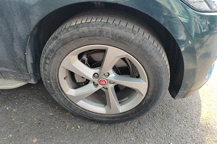 Used Jaguar F-PACE 2020 2.0T Urban Deluxe Edition Right Front Wheel Hub