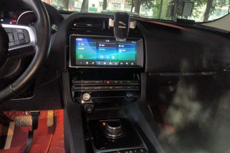 Used Jaguar F-PACE 2020 2.0T Urban Deluxe Edition Audio And AC Panel