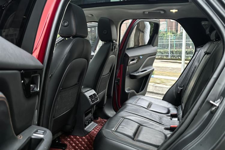 Used Jaguar F-PACE 2020 2.0T Urban Deluxe Edition Interior 3