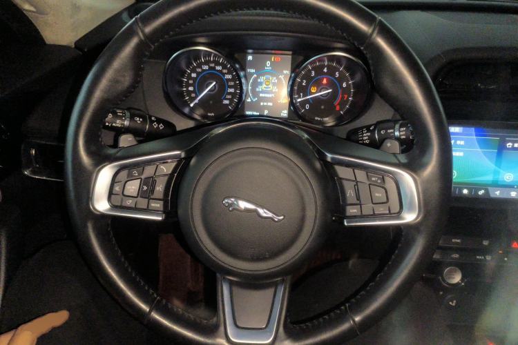 Used Jaguar F-PACE 2020 2.0T Urban Deluxe Edition Steering Wheel