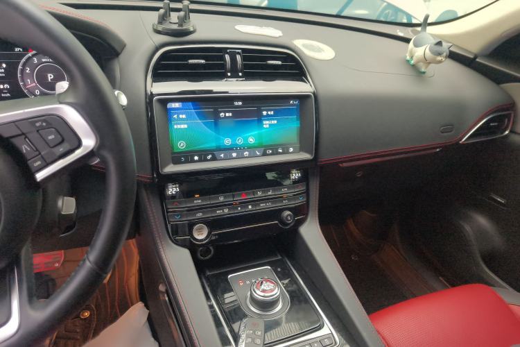 Used Jaguar F-PACE 2020 2.0T Rally Edition Audio And AC Panel