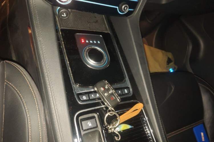 Used Jaguar F-PACE 2020 2.0T Urban Deluxe Edition Gear Lever