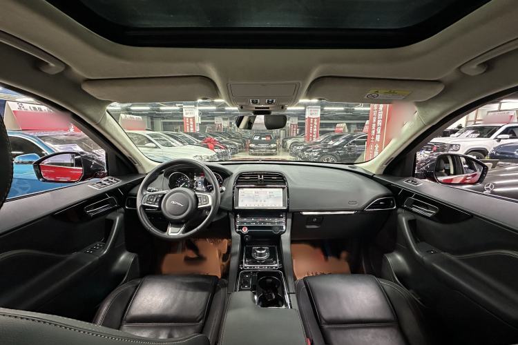 Used Jaguar F-PACE 2020 2.0T Urban Deluxe Edition Interior 2