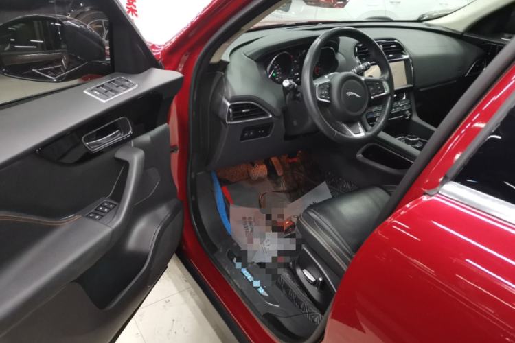 Used Jaguar F-PACE 2020 2.0T Urban Deluxe Edition Interior 3