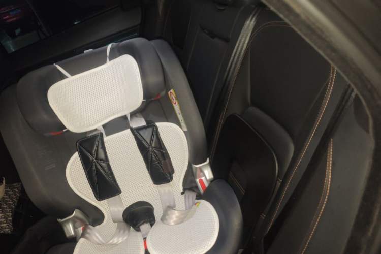 Used Jaguar F-PACE 2020 2.0T Urban Deluxe Edition Left Rear Seat