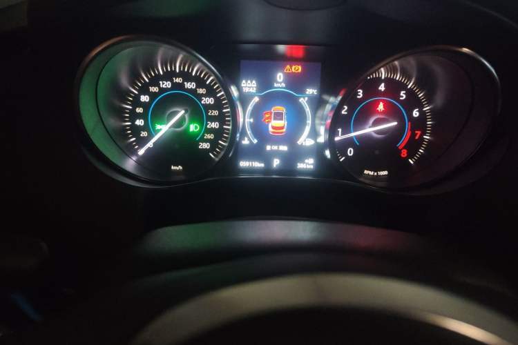 Used Jaguar F-PACE 2020 2.0T Urban Deluxe Edition Odometer Close Up