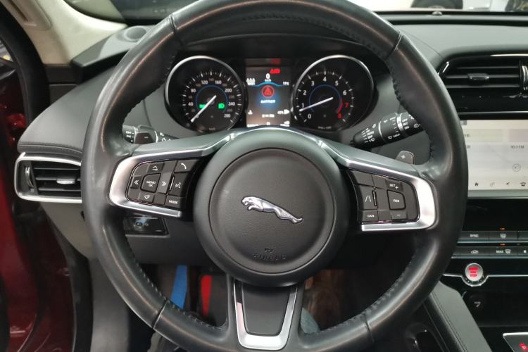 Used Jaguar F-PACE 2020 2.0T Urban Deluxe Edition Steering Wheel