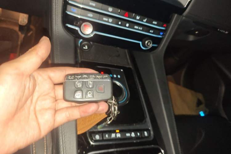 Used Jaguar F-PACE 2020 2.0T Urban Deluxe Edition Vehicle Key