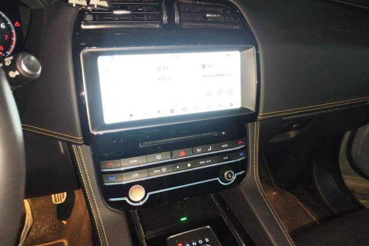 Used Jaguar F-PACE 2020 300-Sport Sports Edition Audio And AC Panel