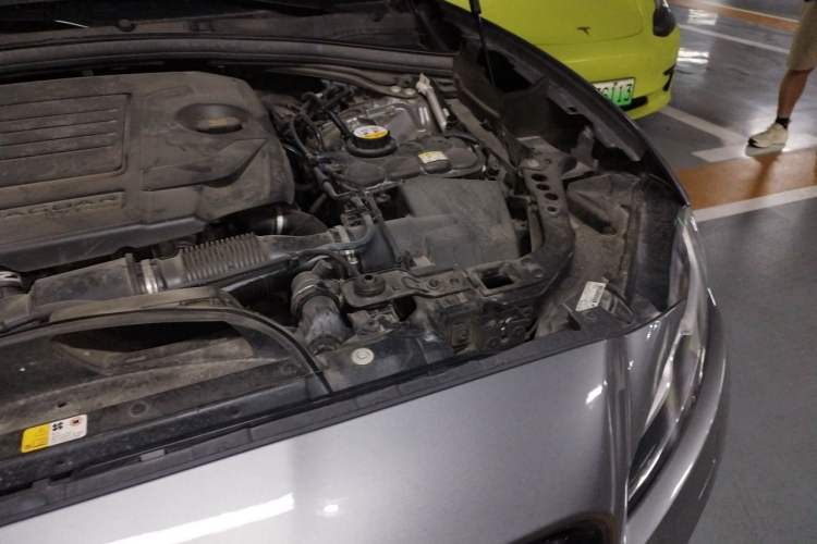 Used Jaguar F-PACE 2020 2.0T Rally Edition Engine Bay Left