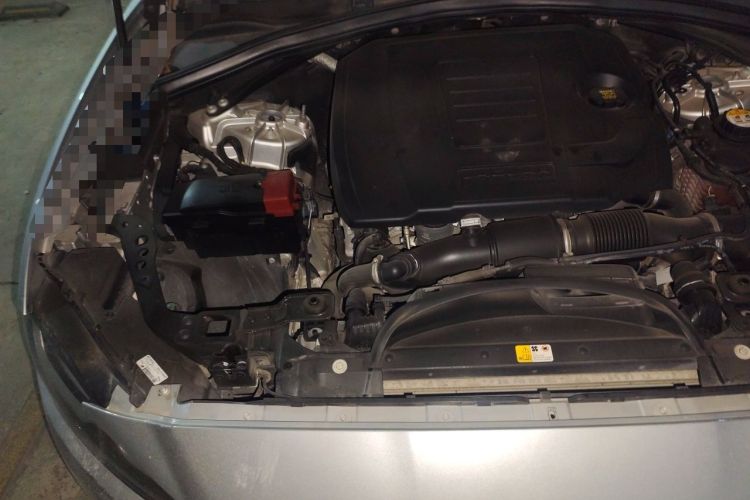 Used Jaguar F-PACE 2020 300-Sport Sports Edition Engine Bay Right