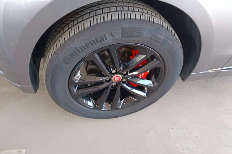Used Jaguar F-PACE 2020 2.0T Rally Edition Left Front Wheel Hub