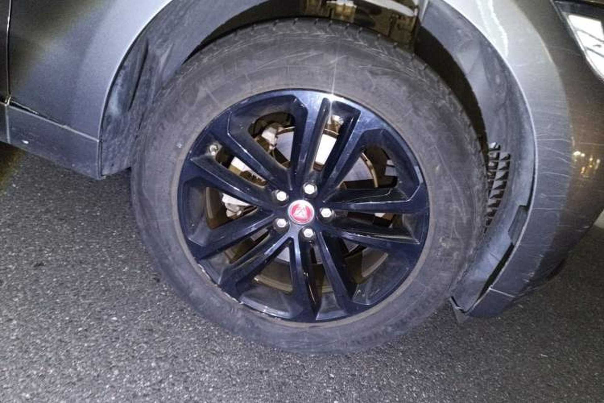 Used Jaguar F-PACE 2020 2.0T Rally Edition Right Front Wheel Hub