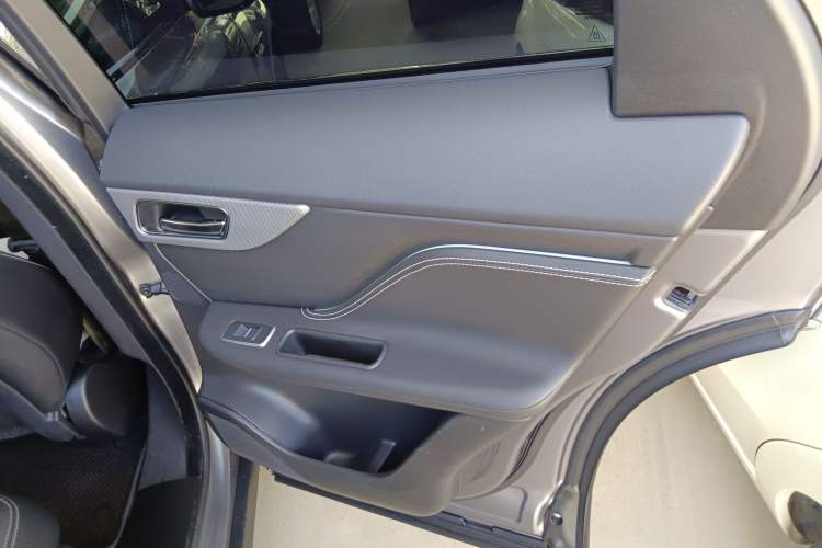 Used Jaguar F-PACE 2020 2.0T Rally Edition Right Rear Door Interior