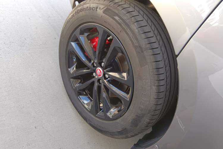 Used Jaguar F-PACE 2020 2.0T Rally Edition Right Rear Wheel Hub